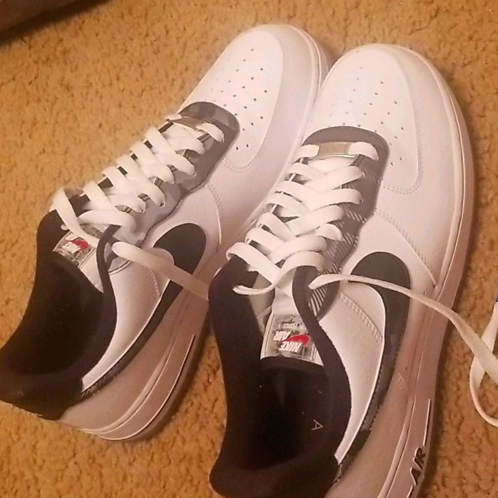 Nike AF1 LV8